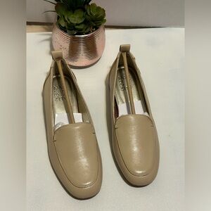 Naturalizer Women's Tan Loafers